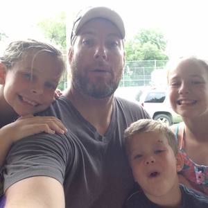 Meet your Posher, Derek